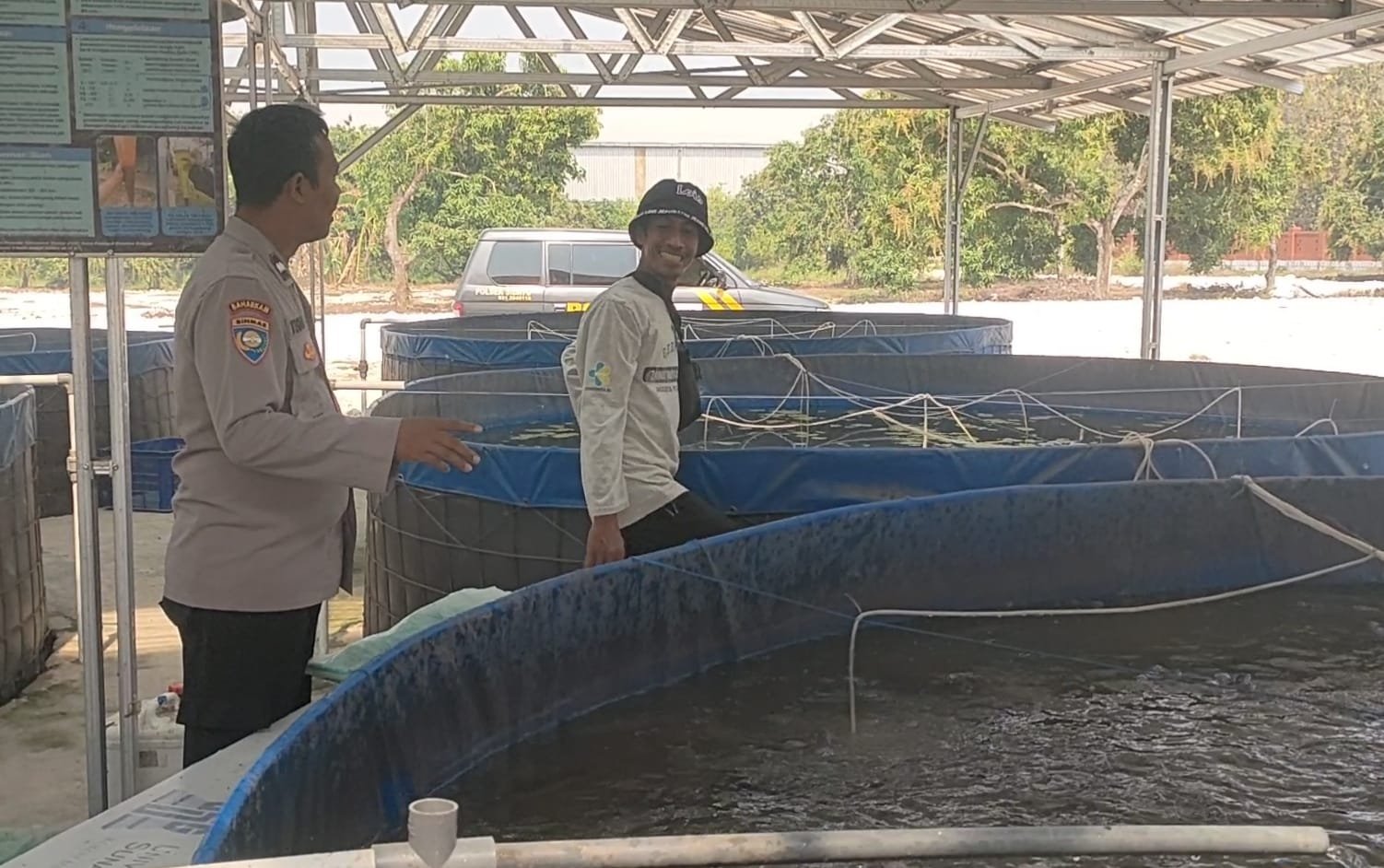 Manfaatkan Lahan Produktif, Polsek Sidayu Dorong Budidaya Lele Warga